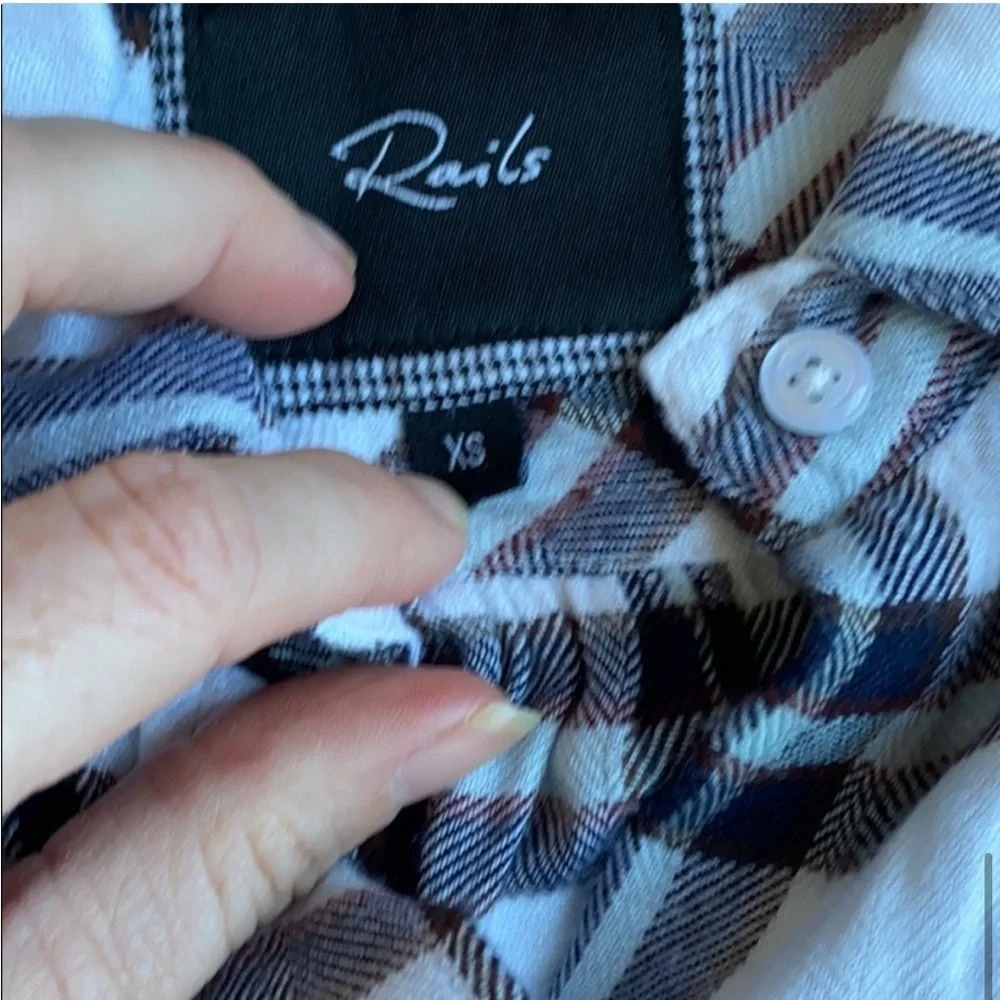 Rails Britt Short Sleeve Button Down Plaid Top Size XS - Picture 8 of 9